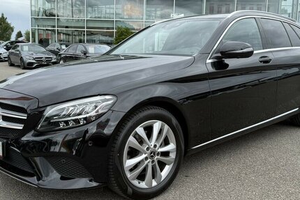 Mercedes-Benz C 180 AVANTGARDE/BURMESTER/KAMERA/HEAD UP/LEDER 72.347 km 23.900 &euro; Villingen-Schwenningen 78054