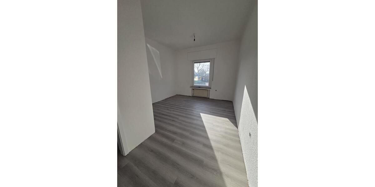 Erdgeschoßwohnung Löhne - 4 Zimmer, 111 m&sup2;, 1.350&euro; | Angebot:26294639