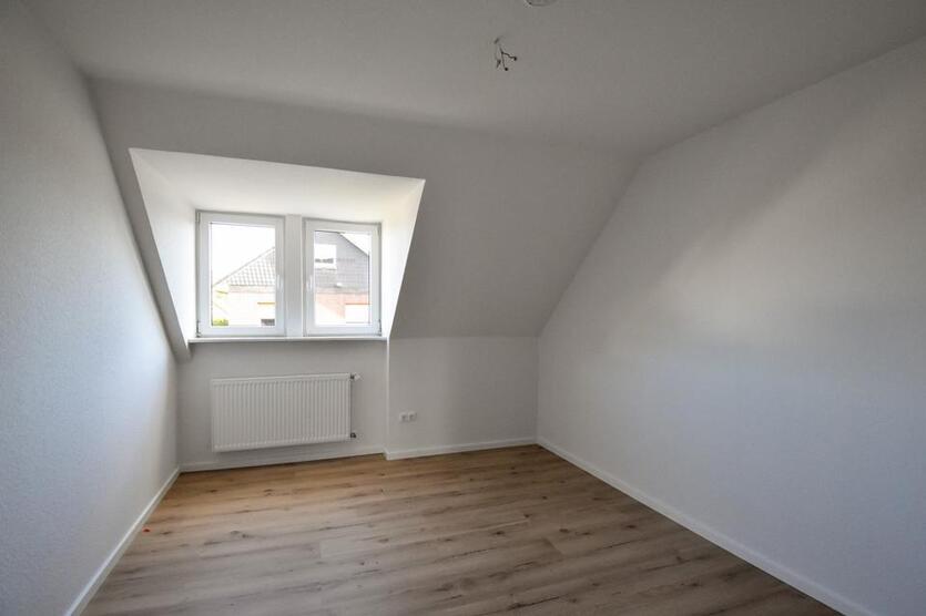 Großzügige Doppelhaushälfte mit Garage in ruhiger Lage in der Stadt Friesoythe zimmer