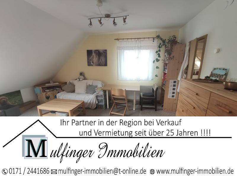 1 Zi. Wohnung im DG (1.OG, auf Wunsch möbliert) 1 zimmer