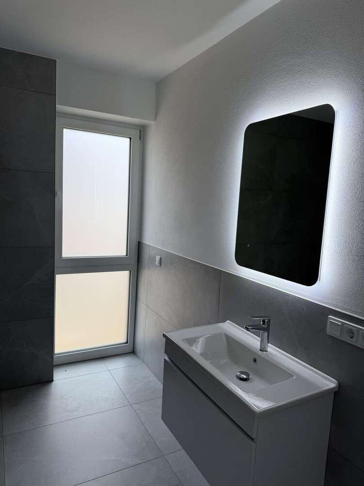 Wohnung zum Mieten in Waldbröl 1.066 € 82 m²