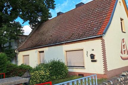 Haus Nienburg (Saale) - 6.5 Zimmer, 120 m&sup2;, 80.000&euro; | Angebot:27622431
