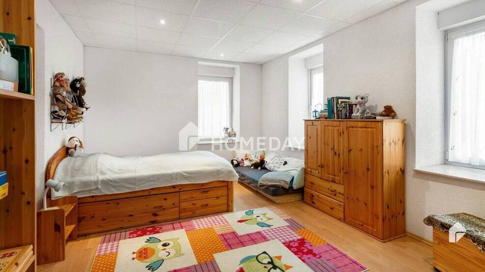Idyllisches EFH mit EinliegerWohnung, großem Grundstück, Terrasse und 4 Garagen in Milzau