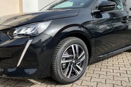 Peugeot 208 32.890 km 15.250 &euro; Pfinztal 76327