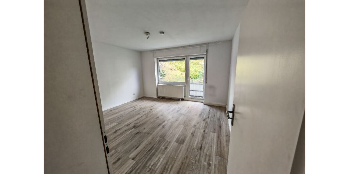 Provisionsfrei* Lichtdurchflutete 3-Zimmer-Wohnung mit zwei Balkonen - Etagenwohnung Gummersbach Hesselbach | Angebot:27260040