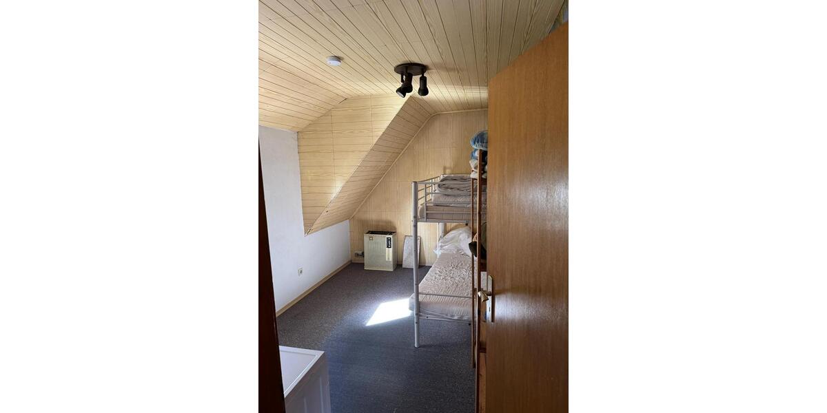 2,5 Zimmer Dachgeschoss Wohnung, nähe Klinikum, WG geeignet 2 zimmer