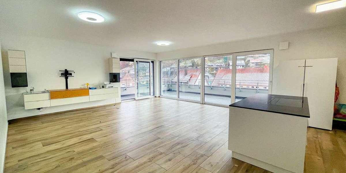 Etagenwohnung Bad Wildbad-Calmbach Calmbach - 3 Zimmer, 148 m&sup2;, 1.750&euro; | Angebot:25283636