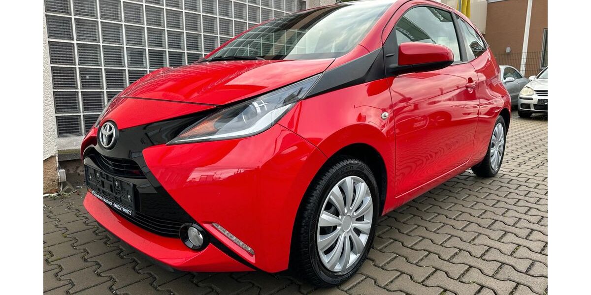 Toyota Aygo (X) 49.600 km 6.990 &euro; Butzbach 35510