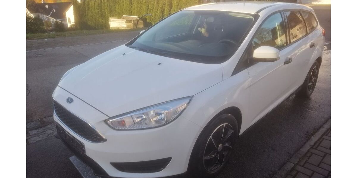 Ford Focus 74.000 km 8.700 € Zusmarshausen 86441