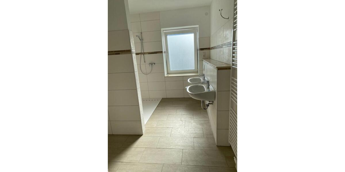 Erdgeschoßwohnung Lügde - 3 Zimmer, 115 m&sup2;, 650&euro; | Angebot:26647360