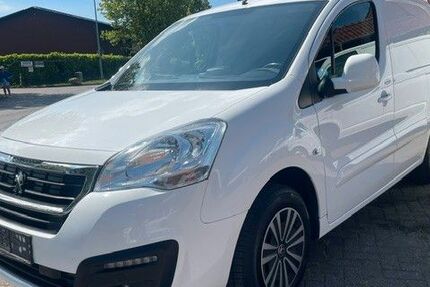 Peugeot Partner 80.000 km 8.900 &euro; Cloppenburg 49661