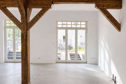 Haus Obertraubling - 6 Zimmer, 175 m&sup2;, 2.400&euro; | Angebot:27069326