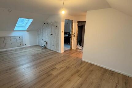 Erstbezug nach Renovierung - 3 Zi DG Whg 3 zimmer