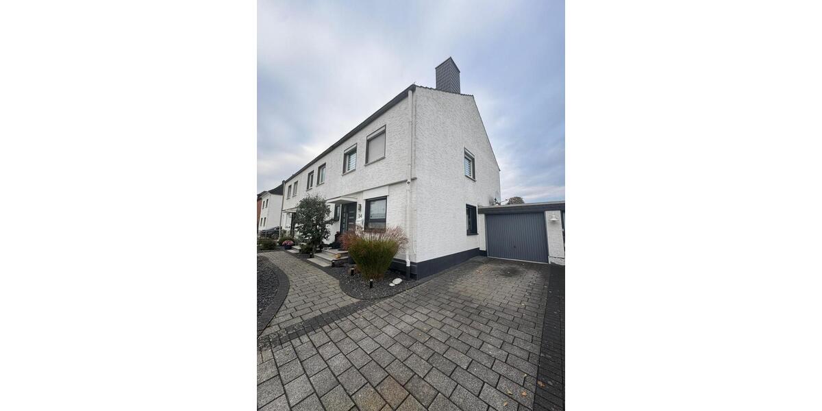 Reihenmittelhaus mit Keller in Niederkassel 5 zimmer