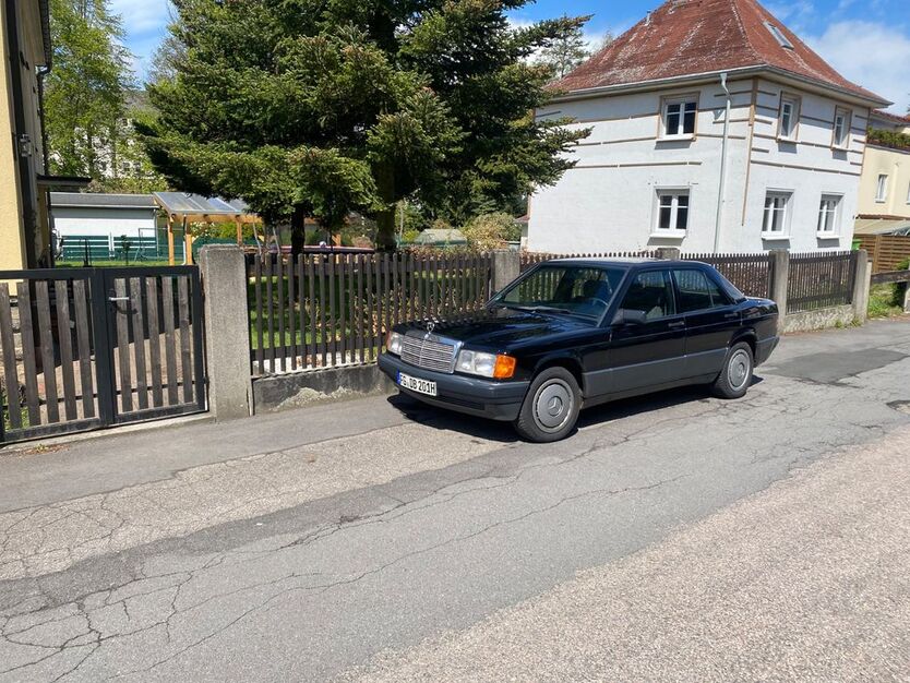 Mercedes-Benz 190 172.500 km 3.500 € Freiberg 09599