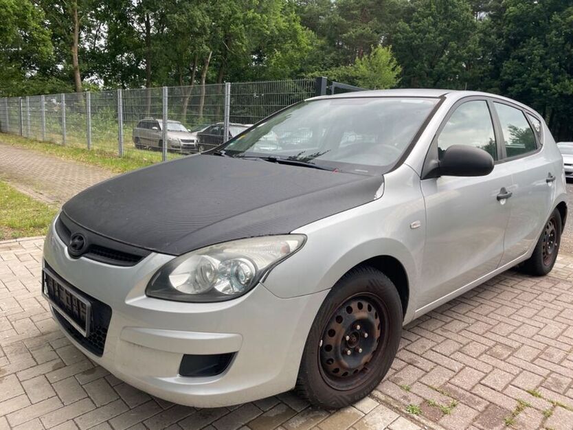 i30