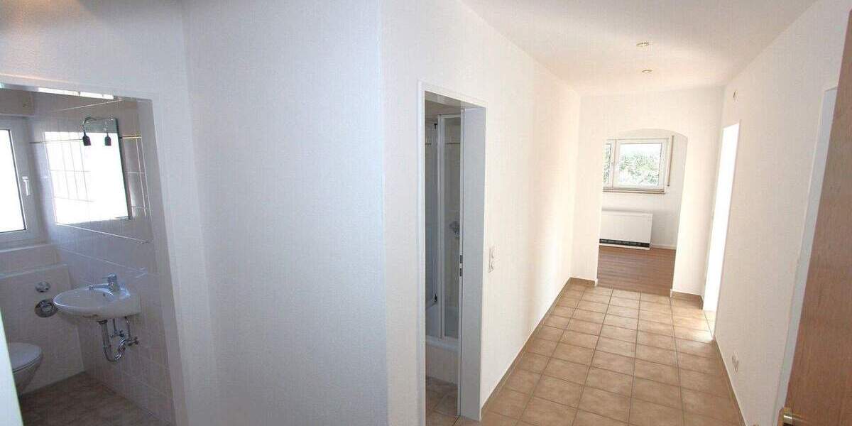 Etagenwohnung Gilching Geisenbrunn - 2 Zimmer, 83 m&sup2;, 1.470&euro; | Angebot:25908917