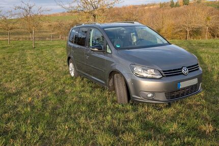 VW Touran 107.000 km 8.299 &euro; Schwall 56281
