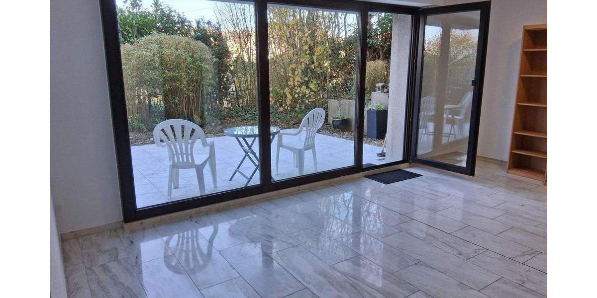 Hochkarätige Singlewohnung mit Sonnenterrasse u Stellplatz 2 zimmer