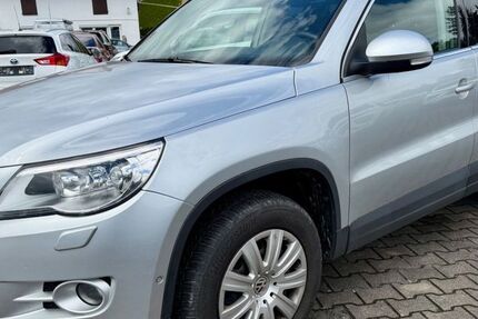 VW Tiguan 180.000 km 8.500 &euro; Zwenkau OT Löbschütz 04442