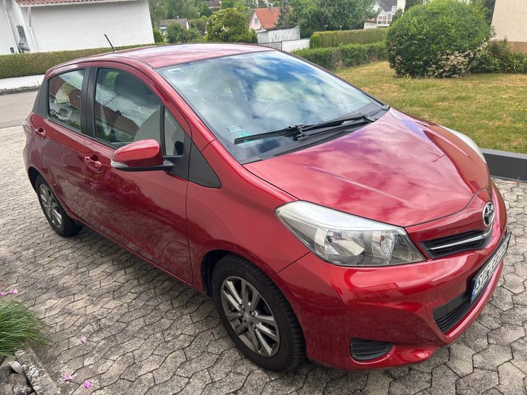 Toyota Yaris 74.842 km 7.500 &euro; Scheer 72516