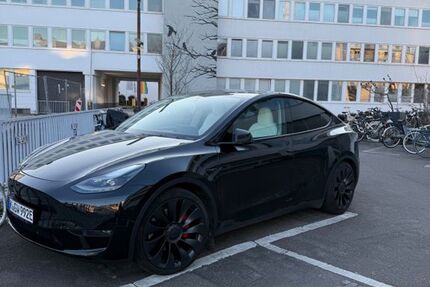 Tesla Model Y 21.000 km 41.000 &euro; Köln 50674