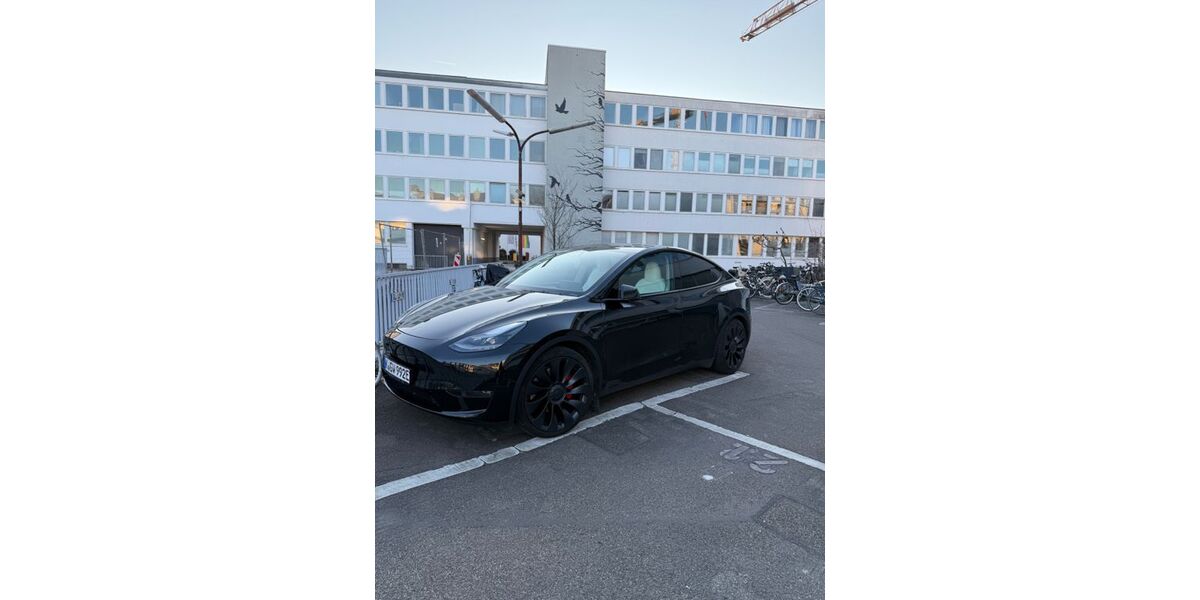 Tesla Model Y 21.000 km 41.000 &euro; Köln 50674