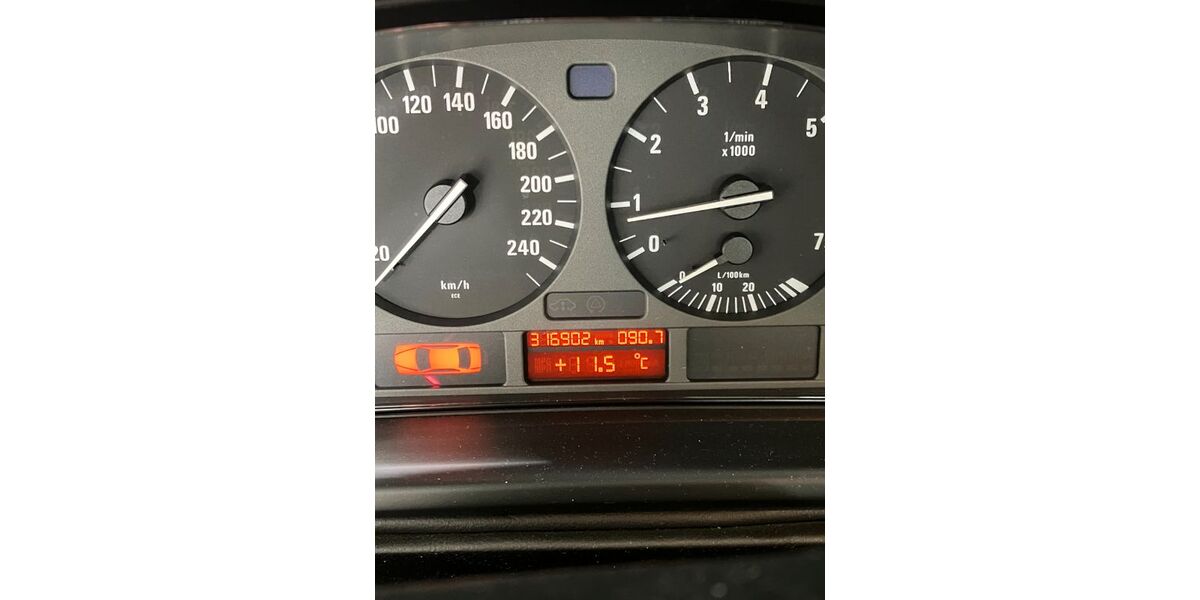 BMW 523 317.000 km 5.500 &euro; Oberkochen 73447