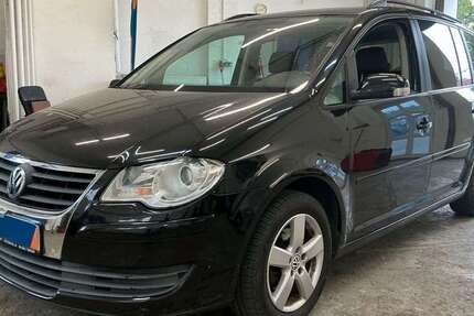 VW Touran 179.000 km 5.990 &euro; Lehrte 31275