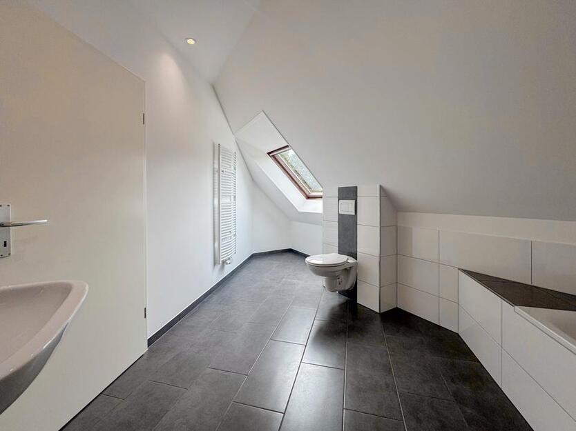 4 Zimmer Dachgeschoßwohnung mit Gartennutzung