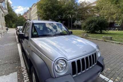Jeep Cherokee 86.000 km 7.500 &euro; Stuttgart 70176