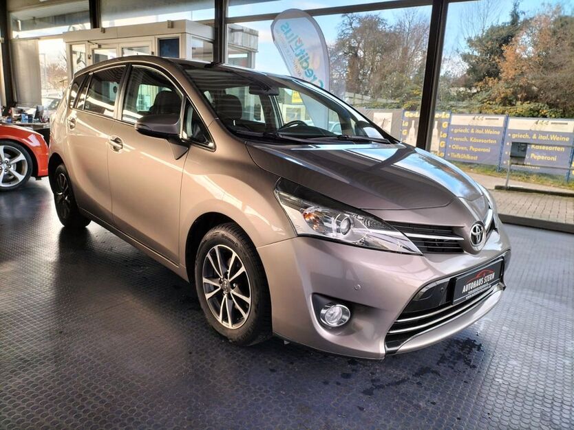 Toyota Verso 117.000 km 12.700 € Bremen 28201
