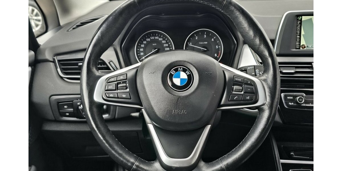 BMW 218 Active Tourer d ADVANTAGE/7-SITZER/AHK/KLIMA 179.900 km 11.900 &euro; Villingen-Schwenningen 78054