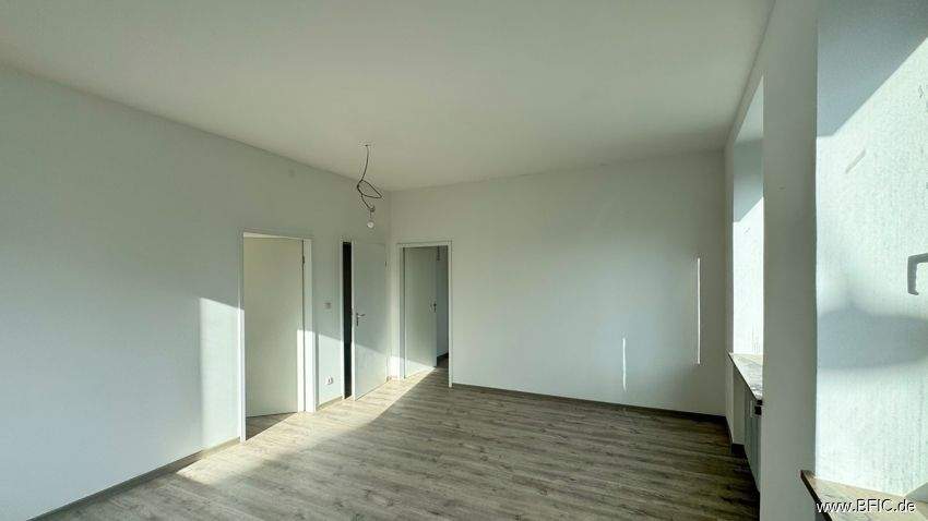 Gewerbeobjekt Fürstenfeldbruck - 9 Zimmer, 228 m&sup2;, 3.420&euro; | Angebot:25699499