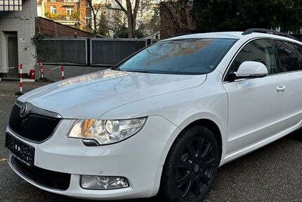 Skoda Superb 236.000 km 5.900 &euro; Düsseldorf 40627