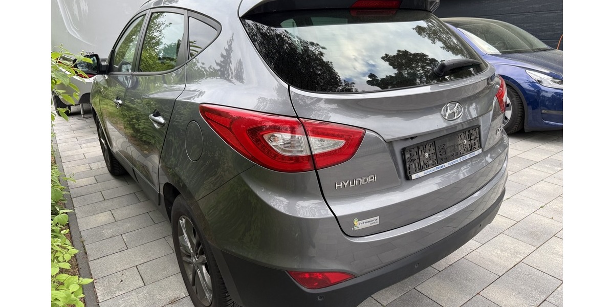 Hyundai ix35 FIFA World Cup Edition 1. Hand Scheckheft 59.950 km 9.999 &euro; Berlin 10247