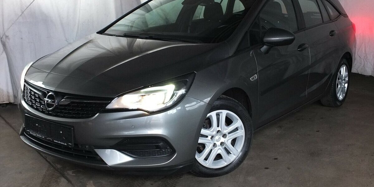 Opel Astra WM26: SPORTS TOURER NAVI 1.HD BLUETOOTH ALLW 125.000 km 8.998 &euro; Köln 50858