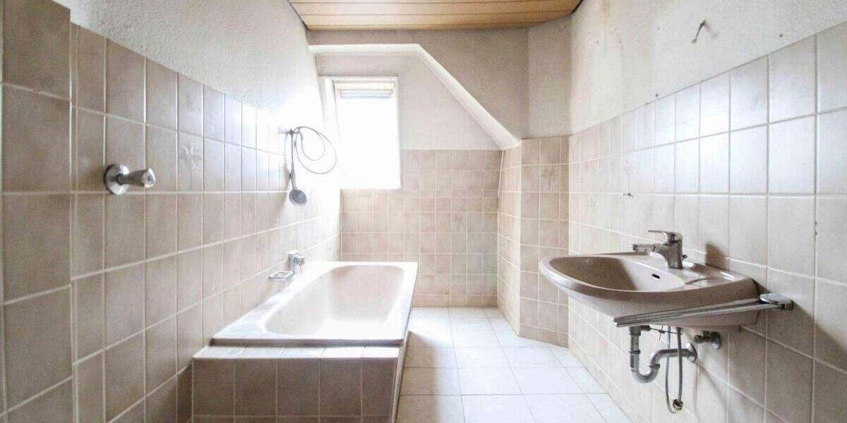 Etagenwohnung Kassel Waldau - 4 Zimmer, 116 m&sup2;, 241.000&euro; | Angebot:25425671