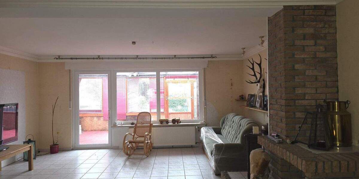 *Charmantes Reihenmittelhaus mit Potenzial in begehrter Lage von Elsen* 4 zimmer