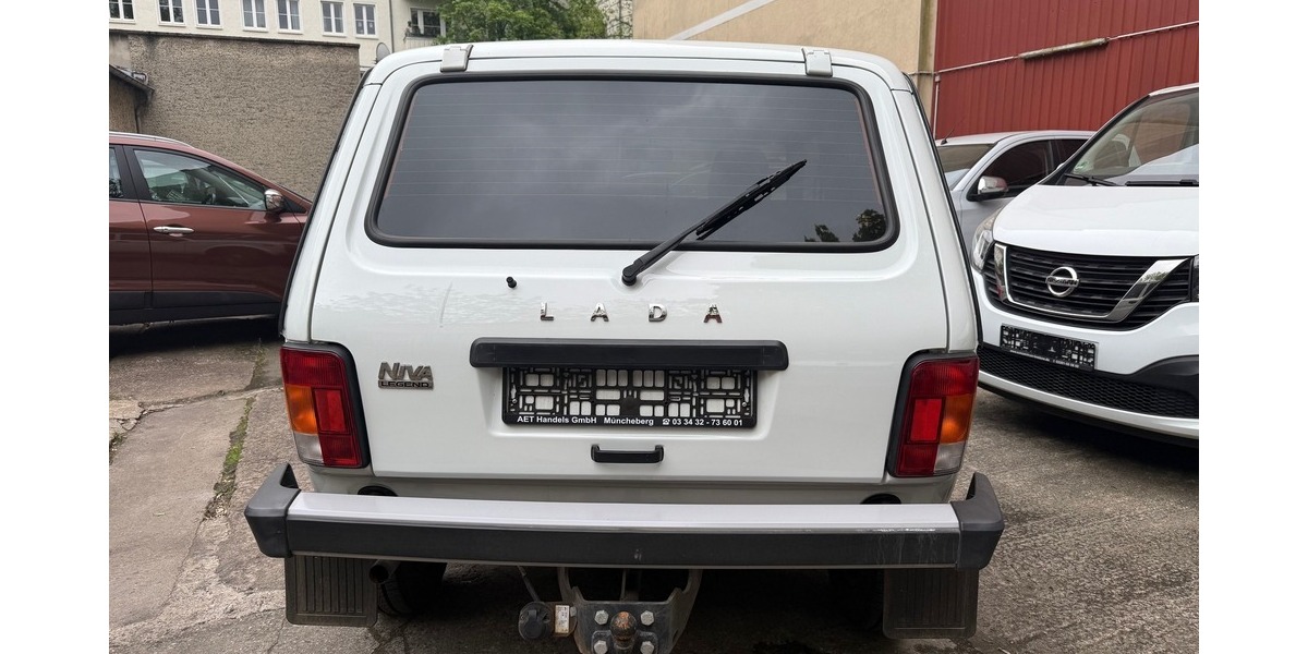 Lada Niva 1.7 Legend 4x4 Servo 1.Hand AHK 10.334 km 14.500 &euro; Berlin 10247