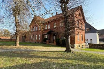 Haus Aerzen - 10 Zimmer, 262 m&sup2;, 350.000&euro; | Angebot:25422614