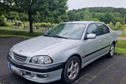 Toyota Avensis 164.000 km 1.999 &euro; Hagen 58099