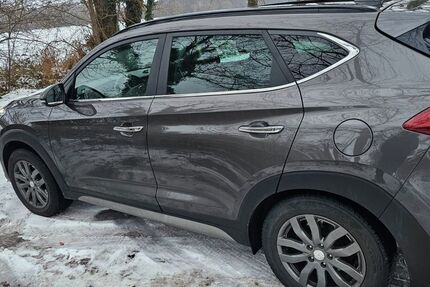 Hyundai TUCSON 118.000 km 14.000 &euro; Oyten 28876