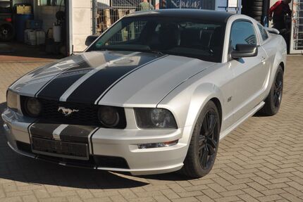 Ford Mustang 124.000 km 14.900 &euro; Massen 03238