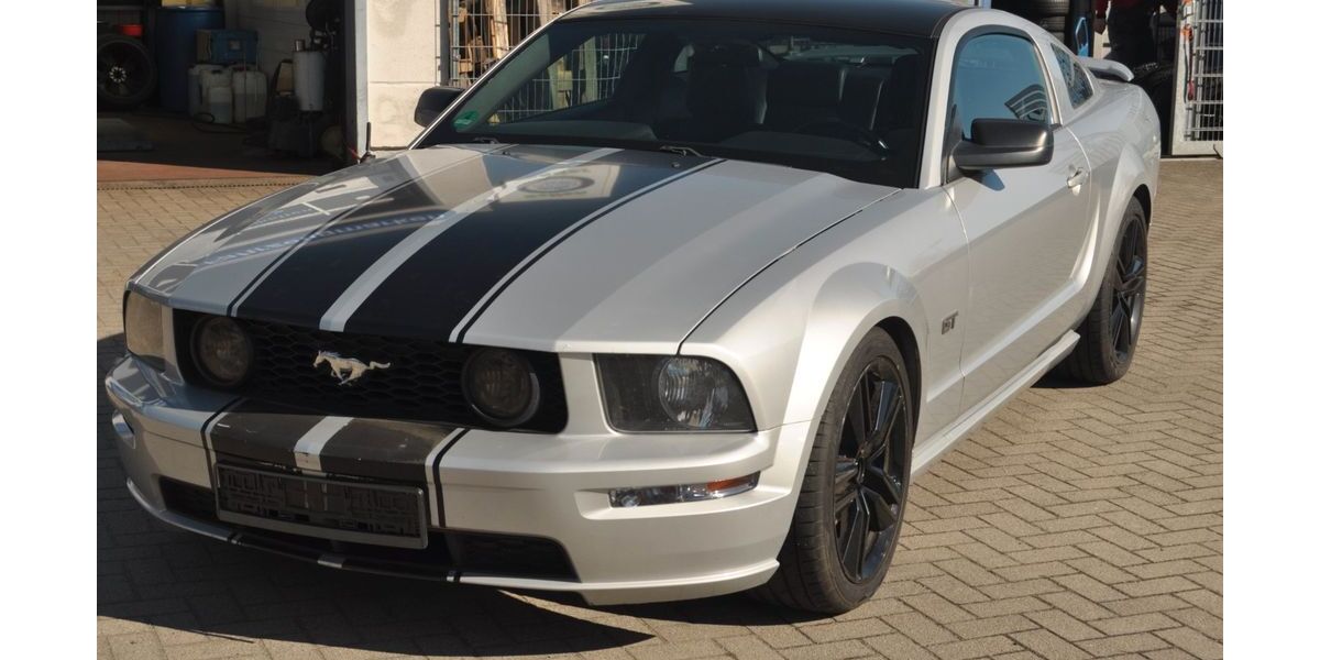 Ford Mustang 124.000 km 14.900 &euro; Massen 03238