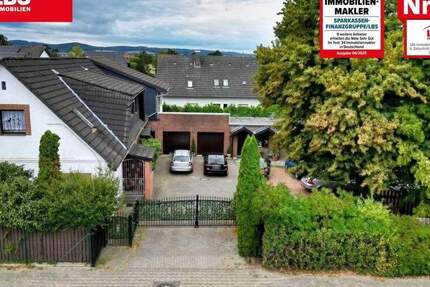 Für Familien & Investoren: In Toplage - Großzügiges Zweifamilienhaus mit Büro, Garagen & Bauplatz.. 9 zimmer