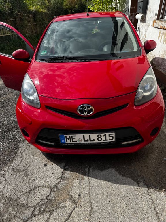 Toyota Aygo (X) 92.500 km 4.000 € Haan 42781
