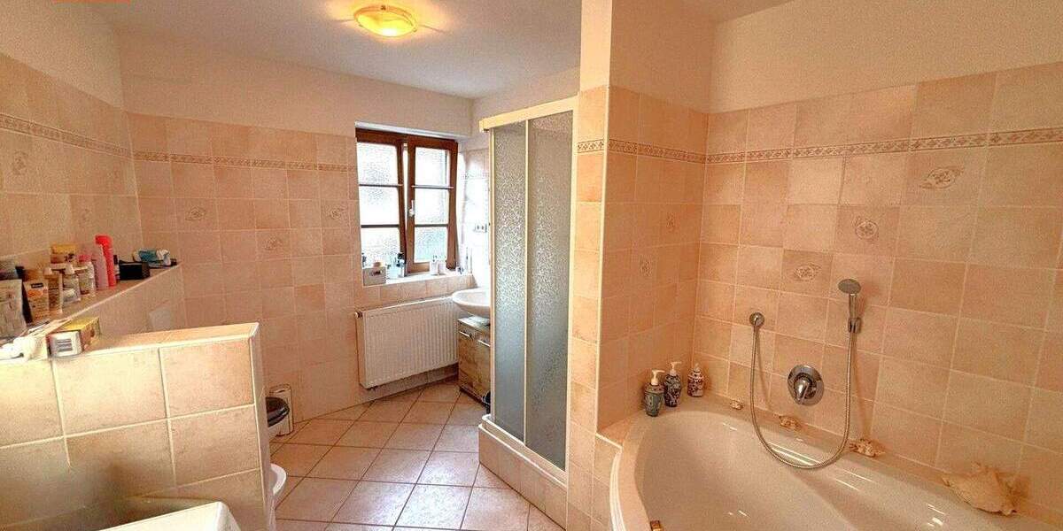 Mehrfamilienhaus, Wohnhaus Hersbruck - 7 Zimmer, 182 m&sup2;, 899.000&euro; | Angebot:25663531