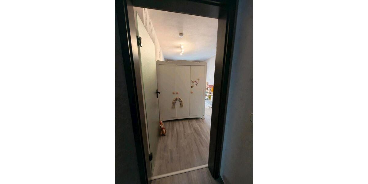 Etagenwohnung Altenkirchen (Westerwald) - 3 Zimmer, 100 m&sup2;, 245.000&euro; | Angebot:27071236