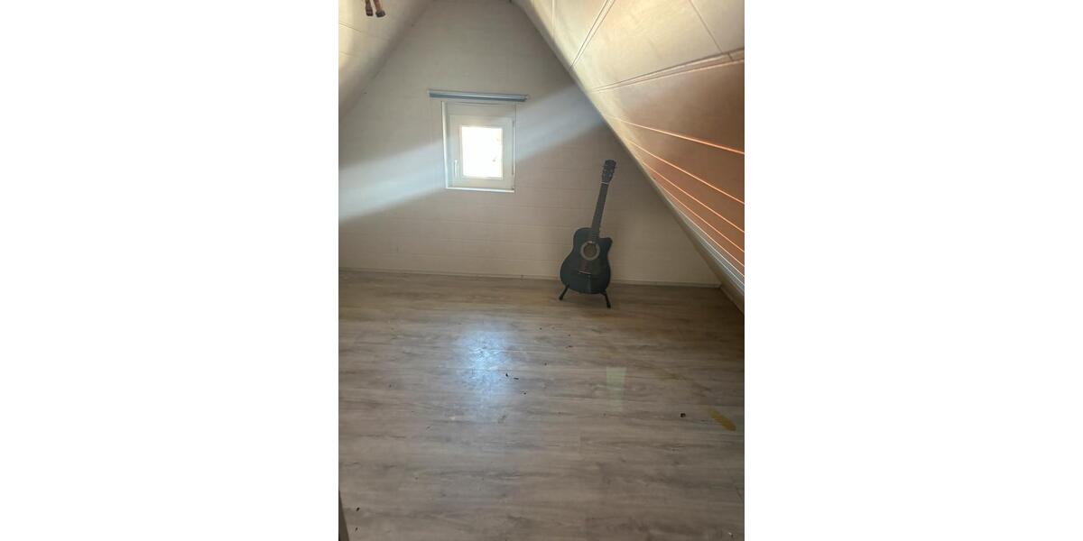 Einfamilienhaus Bad Hersfeld - 8 Zimmer, 210 m&sup2;, 335.000&euro; | Angebot:26111736